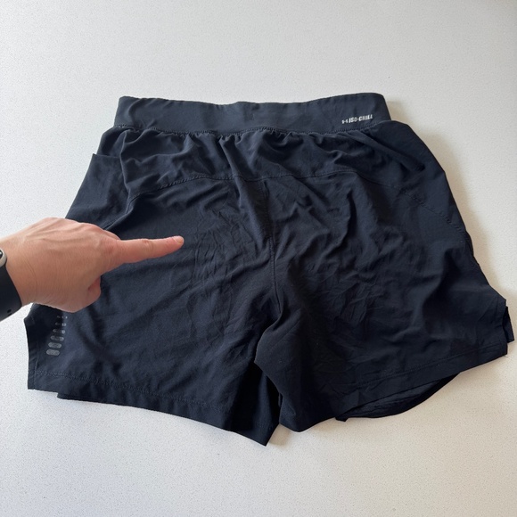 Under Armour UA Iso-Chill Kids M Black Athletic Shorts Inside Lining Running - Picture 6 of 12